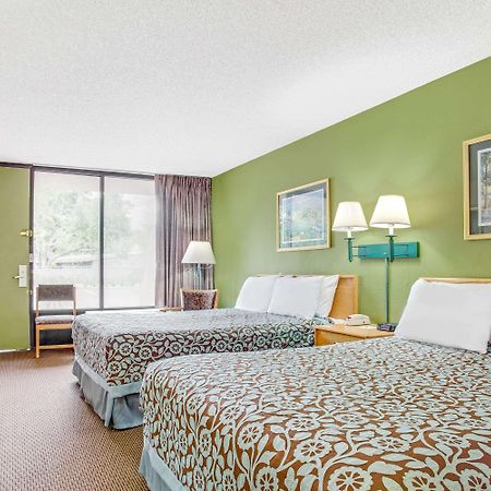 Days Inn By Wyndham Bradenton - Near The Gulf Экстерьер фото