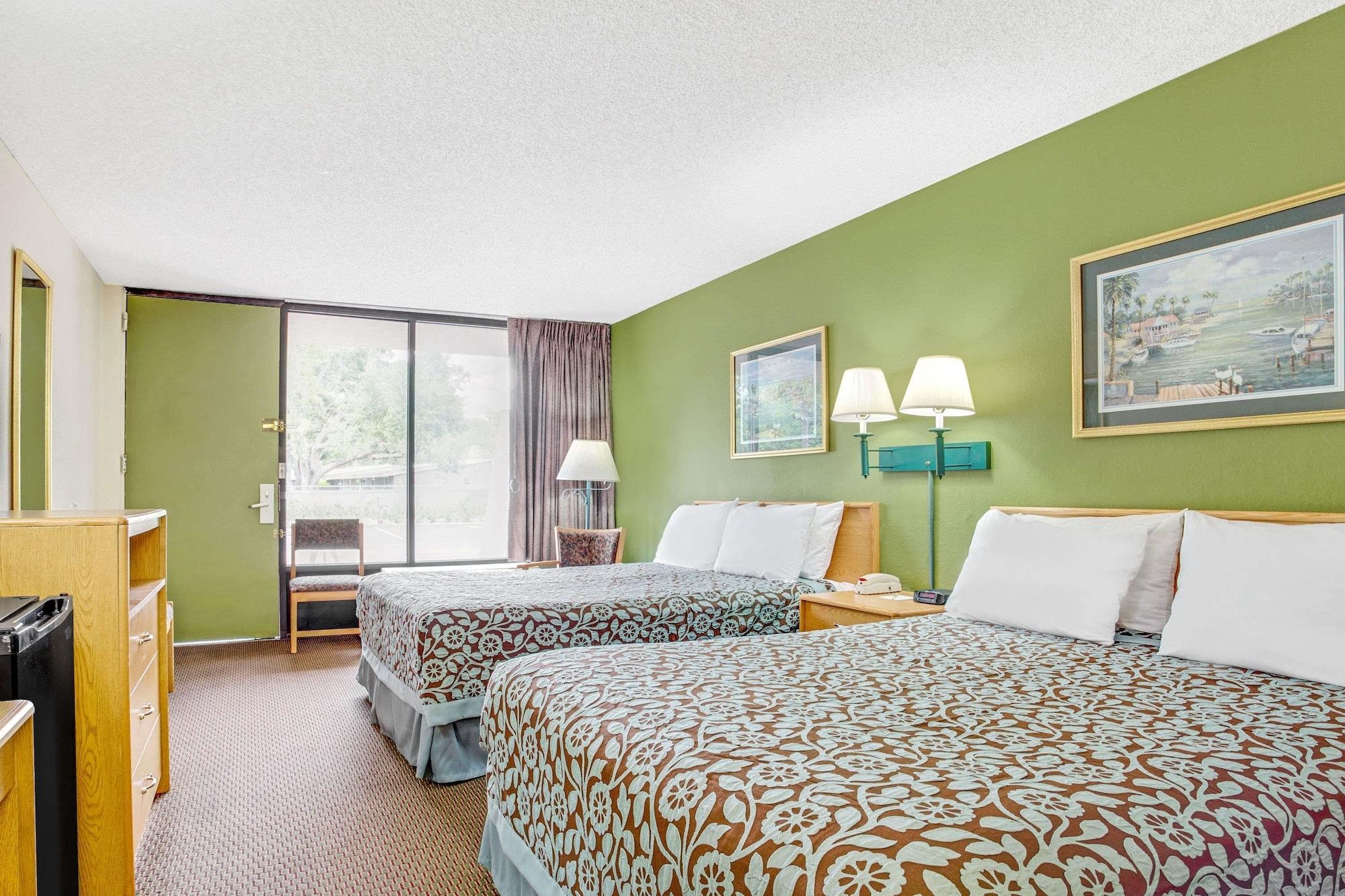 Days Inn By Wyndham Bradenton - Near The Gulf Экстерьер фото