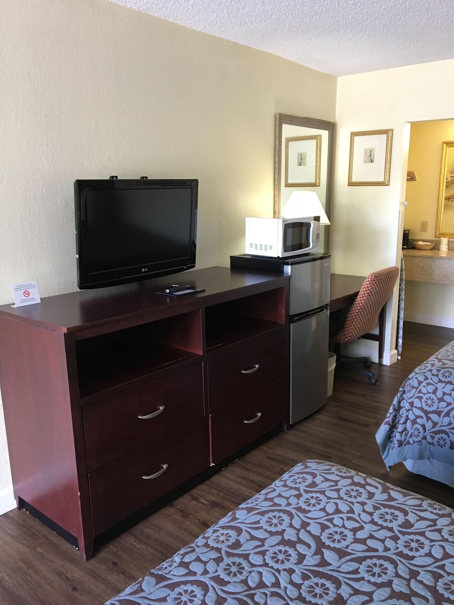 Days Inn By Wyndham Bradenton - Near The Gulf Экстерьер фото