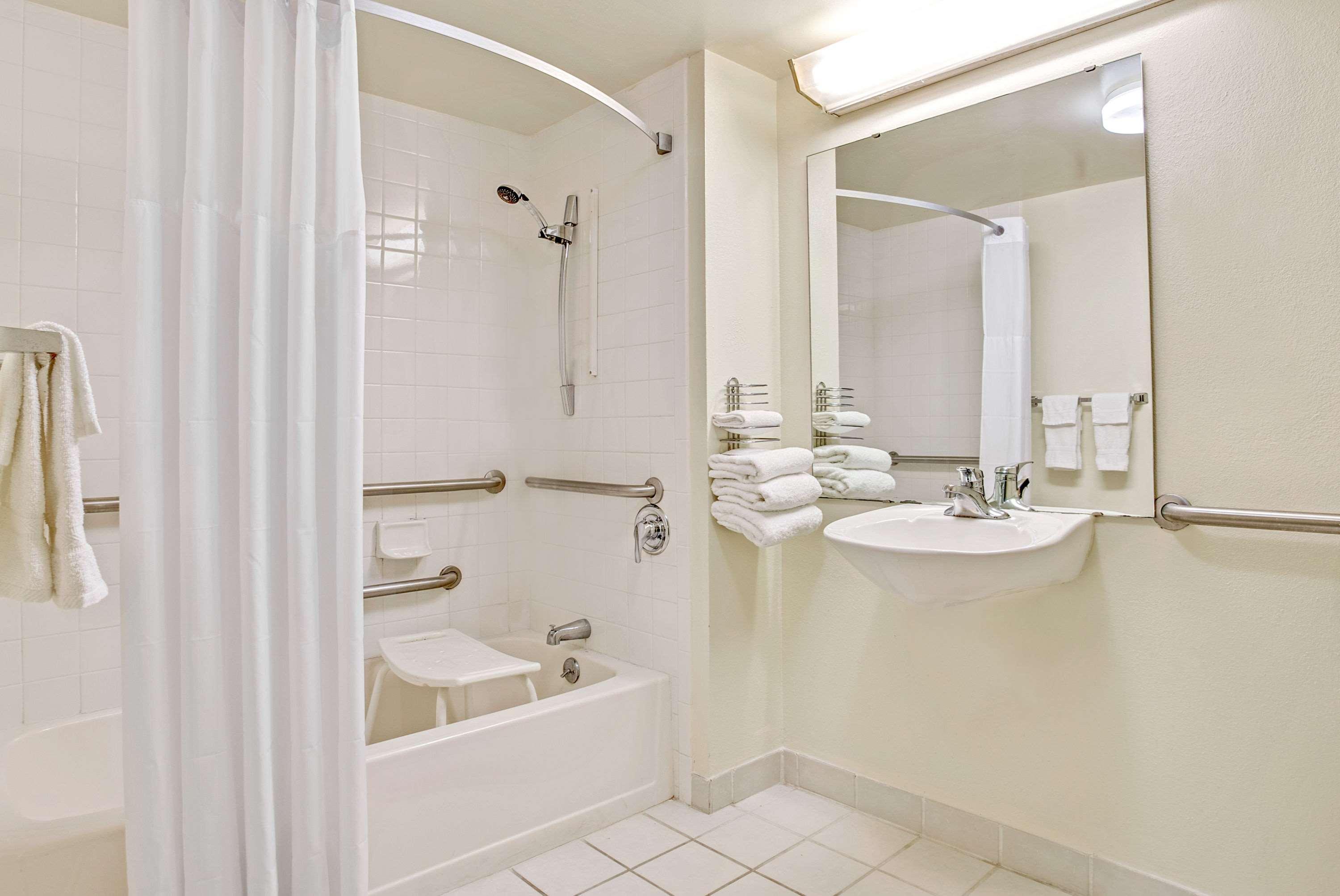 Days Inn By Wyndham Bradenton - Near The Gulf Экстерьер фото