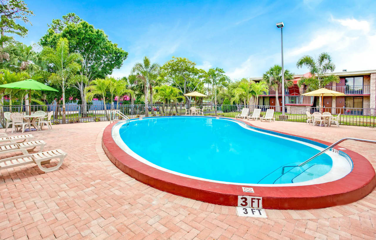 Days Inn By Wyndham Bradenton - Near The Gulf Экстерьер фото